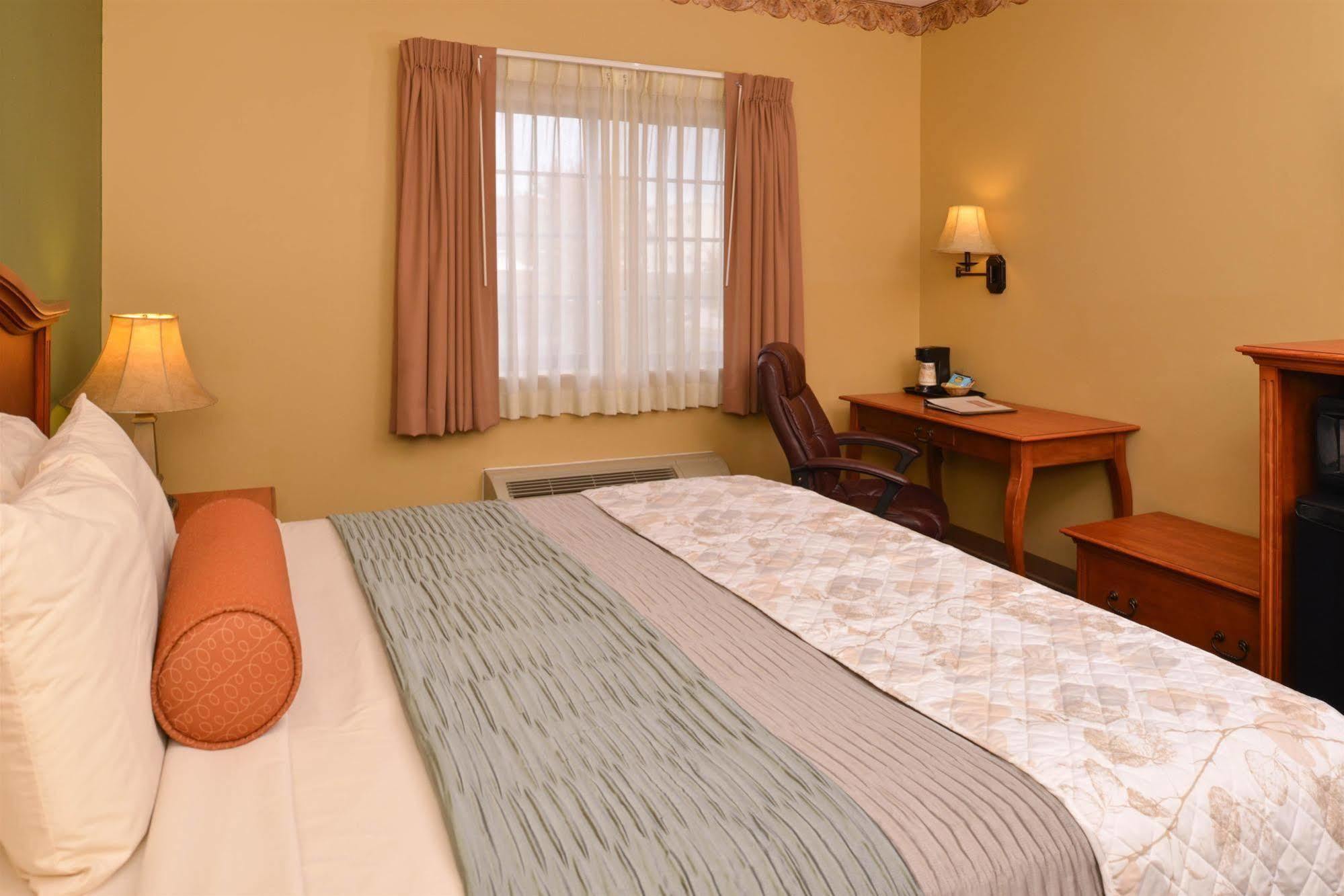 Country Hearth Inn & Suites Edwardsville Exteriér fotografie
